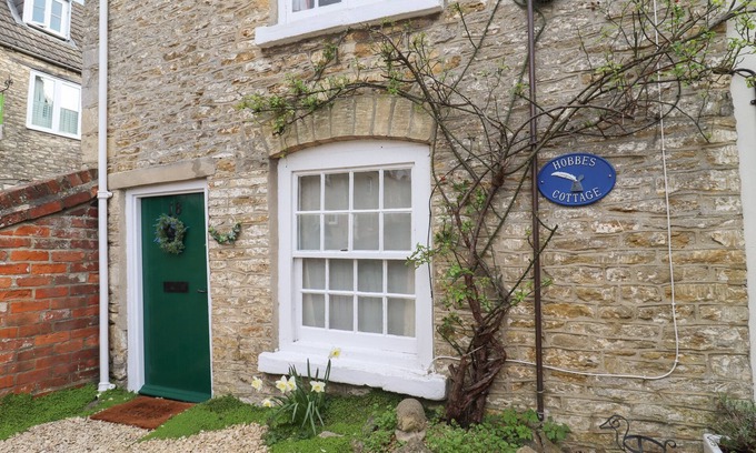 Malmesbury Cottage | HOBBES COTTAGE, character holiday cottage in Malmesbury