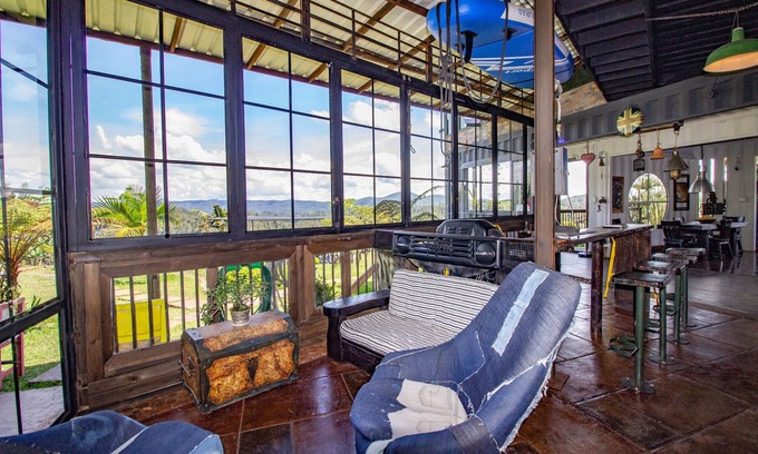 El Penol Cabin | HOBBIT HOTEL