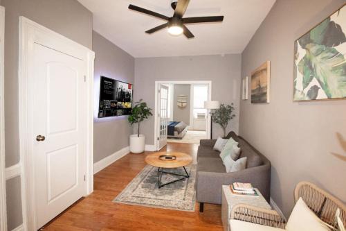 Hoboken Apartment | Hoboken 15 Min Train to Manhattan Full Kitchen