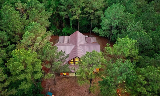 Hochatown Cabin | Hochatown 4 bedroom 3 bath - Hot Tub, Fireplace, Game&Bunk Room, Playground