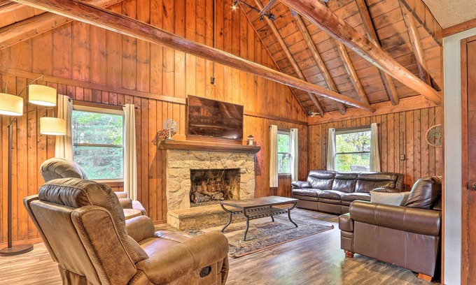 Logan Cottage | Hocking Hills Cabin w/Deck, Hot Tub & Pond!