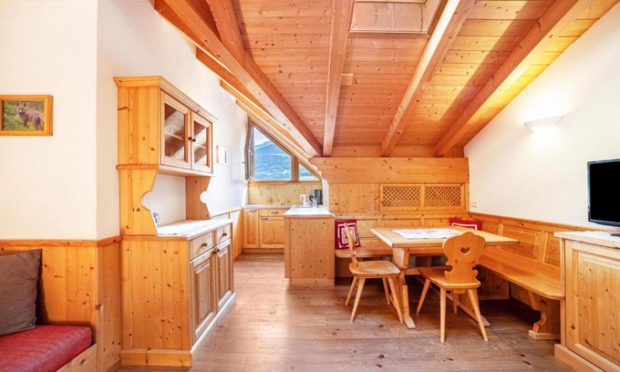 Montechiaro Apartment | Hof am Schloss Apartement Zirm