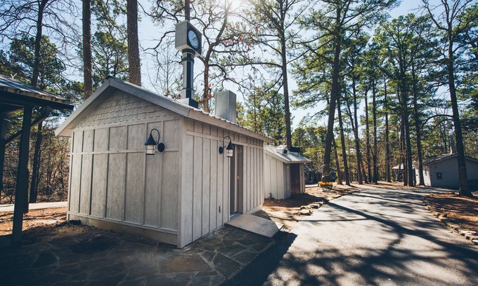 Eureka Springs Cabin | Hogsveil Cottages - Harry Potter Themed