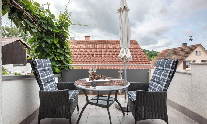Feldberg House | Holiday Home 'Am Blumengässle' with Shared Garden, Balcony and Wi-Fi