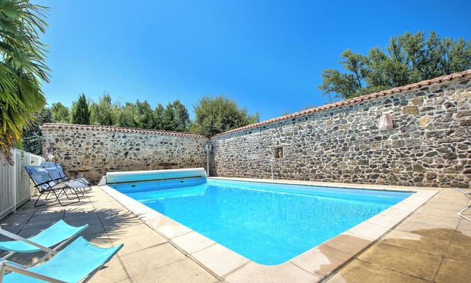 Saint-Martin-de-Fressengeas House | Holiday Home 'La Rebière' with Private Terrace, Private Garden and Wi-Fi