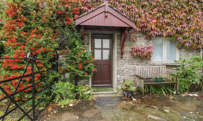 Lorton Cottage | Holemire Barn