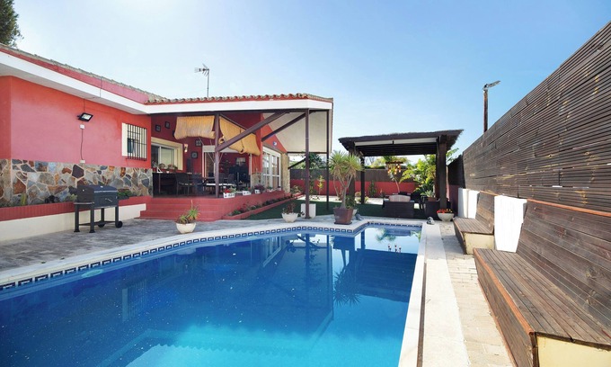 El Puerto de Santa Maria House | Holiday Home 'Goleta' with Private Pool, Wi-Fi and Air Conditioning