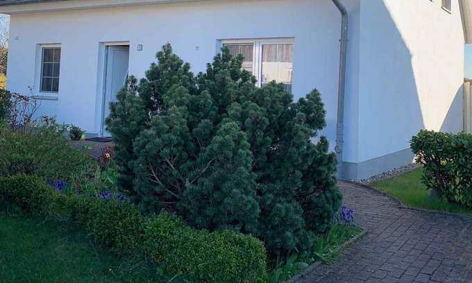 Klausdorf Apartment | Holiday apartment with garden, directly in crane's staging area
