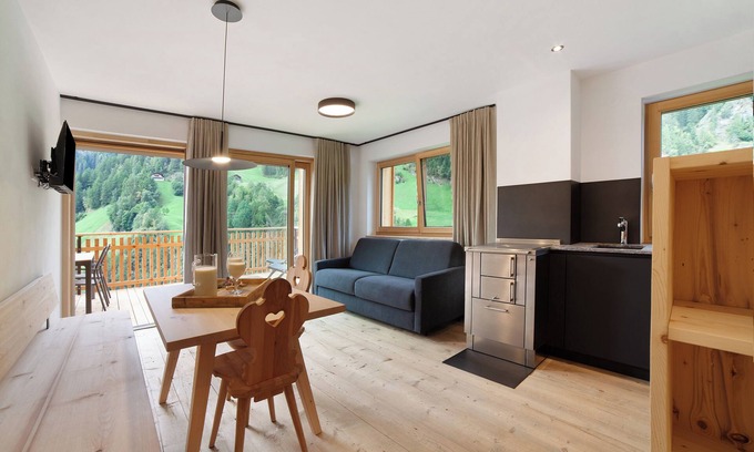 Moso in Passiria Apartment | Holiday Apartment 'Herrischner 1' with Mountain View, Private Terrace and Wi-Fi
