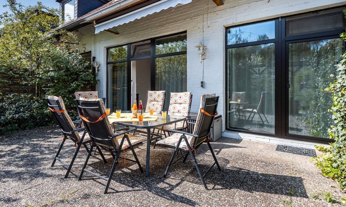Region Hannover District Apartment | Holiday Apartment 2 with Private Terrace, Private Garden and Wi-Fi