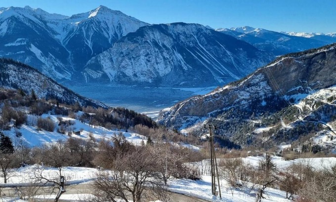 Albinen Apartment | Holiday apartment Albinen for 4 - 6 persons with 3 bedrooms - Holiday apartment