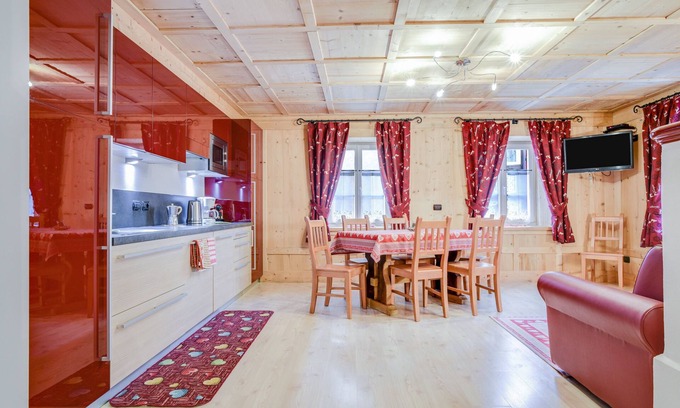 Canazei Apartment | Holiday Apartment "Cesa San Florian Apartment 1" with Mountain View & Wi-Fi