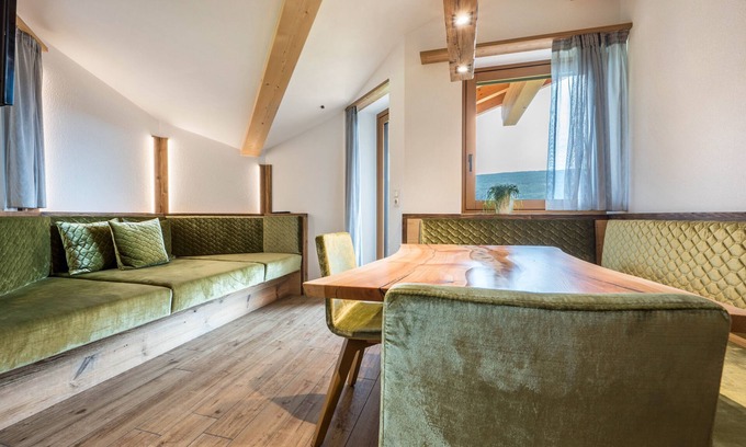Terento Apartment | Holiday Apartment "Forchnerhof 4" with Mountain View, 2 Private Terraces & Wi-Fi