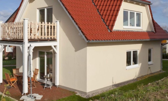 Wohlenberg Apartment | Holiday Apartment "Haus Münster Wohnung 1" with Private Terrace & Wi-Fi
