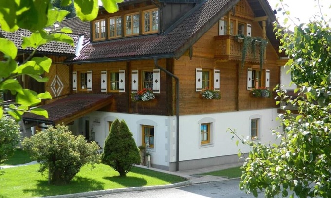 Russbach am Pass Gschuett House | Holiday apartment in Reiters-Ferienhaus