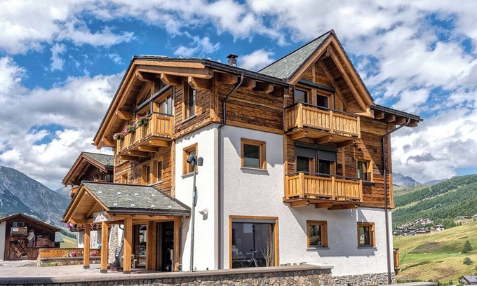 San Rocco Apartment | Holiday Apartment "Iron Wood" near Slopes with 2 Balconies & Wi-Fi