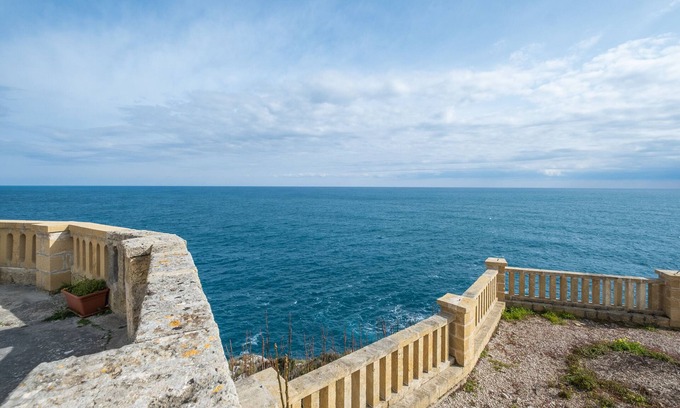 Porto Tricase Apartment | Holiday Apartment 'Casa sul Mare - Tricase' with Sea View, Terrace & Wi-Fi