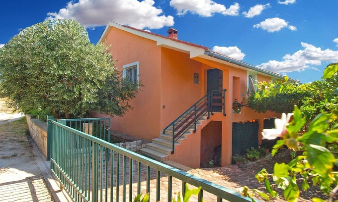 Peruski Apartment | Holiday apartment Krnica for 1 - 8 persons with 3 bedrooms - Holiday apartment