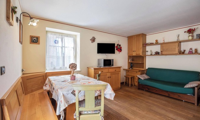 Varena Apartment | Holiday Apartment 'Le Coccinelle' with Mountain View, Terrace & Wi-Fi