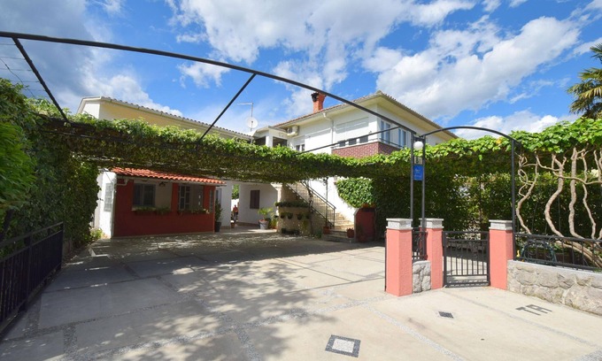 Sveti Anton Apartment | Holiday apartment Malinska for 1 - 4 persons with 2 bedrooms - Holiday apartment