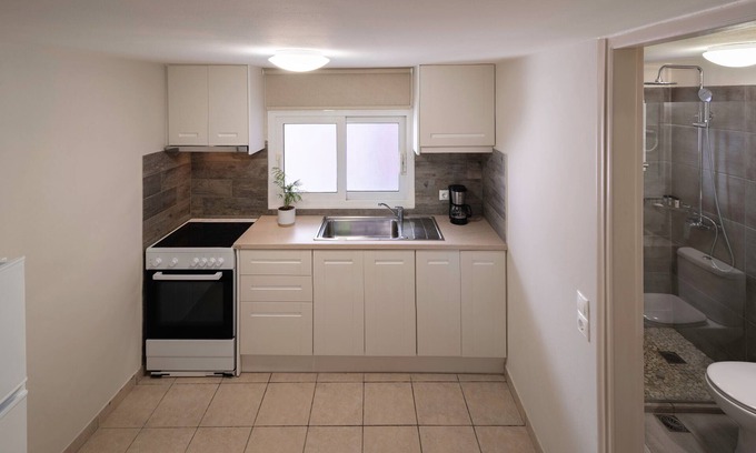Spartia Apartment | Holiday Apartment "Mistral" with Private Balcony & Wi-Fi