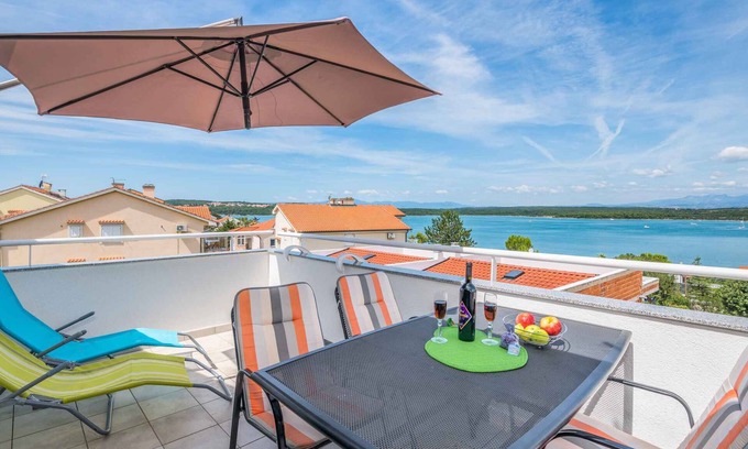 Klimno Apartment | Holiday apartment mit Meerblick
