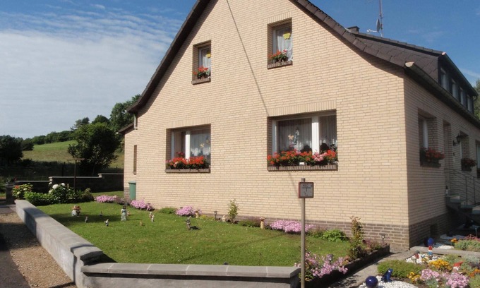 Niederehe House | Holiday apartment Niederehe for 1 - 4 persons with 2 bedrooms - Holiday house