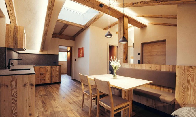 Verano Apartment | Holiday Apartment "Obertimpflerhof Lola" with Mountain View, Private Terrace & Wi-Fi