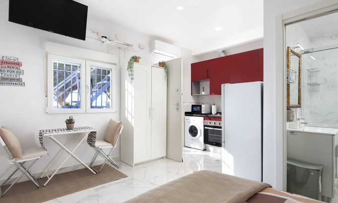 Playas del Palo Apartment | Holiday Apartment "Ocean Pearl A" with Sea View, Shared Terrace & Wi-Fi
