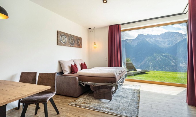 Lasa Apartment | Holiday Apartment "Paflur Lodges Abendrot" with Mountain View, Private Terrace & Wi-Fi