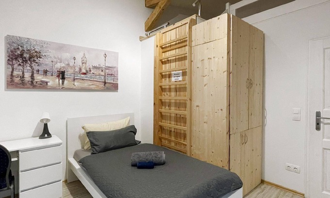 Schwanebeck Apartment | Holiday apartment Panketal for 1 person - Holiday apartment in one or multi-family house