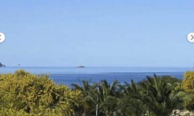 Residences du Golfe de Lava Apartment | Holiday Apartment "Petra Spacieux T4 Terrasse Vue Mer" with Sea View, A/C & Wi-Fi