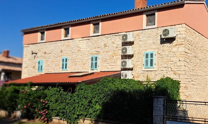 Muntic Apartment | Holiday apartment Pula for 1 - 6 persons with 3 bedrooms - Holiday apartment
