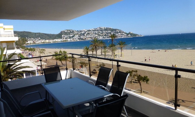 Santa Margarida Apartment | Holiday apartment Roses for 1 - 6 persons with 2 bedrooms - Holiday apartment