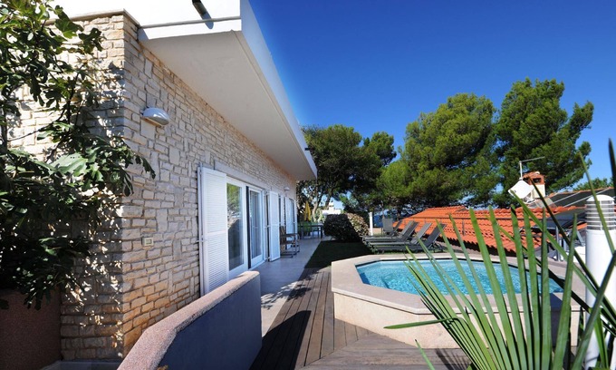 Crveni Vrh Apartment | Holiday apartment Savudrija for 1 - 6 persons with 2 bedrooms - Row house