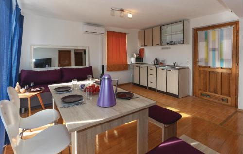 Slatine Apartment | Holiday Apartment Slatine 02