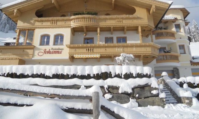 Hippach-Schwendberg Apartment | Holiday Apartment ‘Sonne’ with mountain view, near mountain railroad; sunny quiet position, Wi-Fi