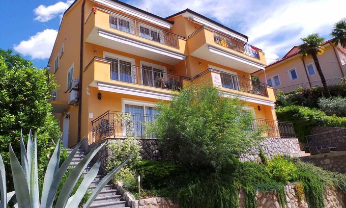 Icici Apartment | Holiday apartment with sea view