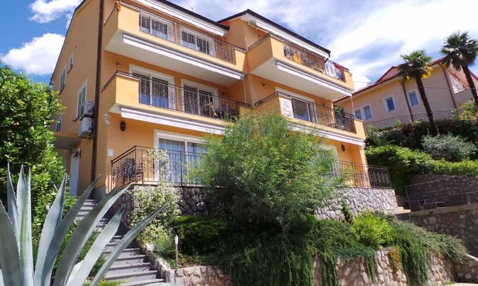 Icici Apartment | Holiday apartment with sea view