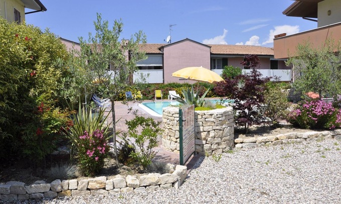 Lazise Old Town Apartment | Holiday apartment with balcony and swimming pool