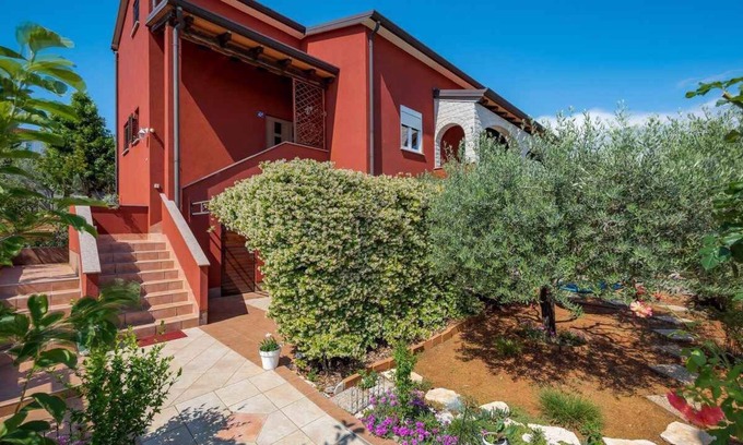 Murine Apartment | Holiday apartment with barbecue and air conditioning
