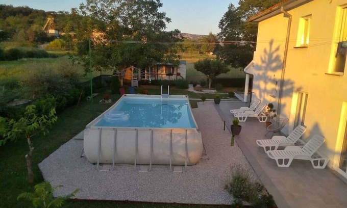 Tupljak Apartment | Holiday apartment with outdoor pool