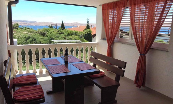 Ribarica Apartment | Holiday apartment with air conditioning
