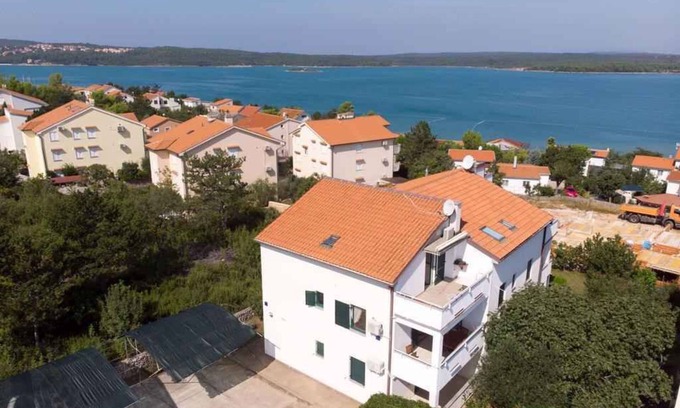 Klimno Apartment | Holiday apartment with sea view