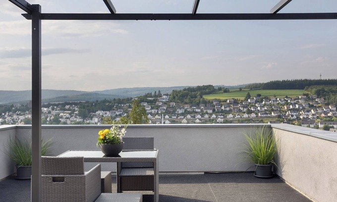 Meschede Apartment | Holiday Apartment 'Zum Hasen' with Mountain View, Private Terrace and Wi-Fi