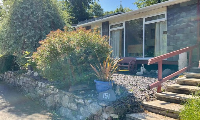 Bont Newydd House | Holiday Cabin Sleeps 5 Caernarfon Snowdonia