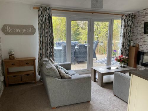 Bont Newydd Ski Chalet | Holiday Cabin Sleeps 5 Glan Gwna Holiday Park