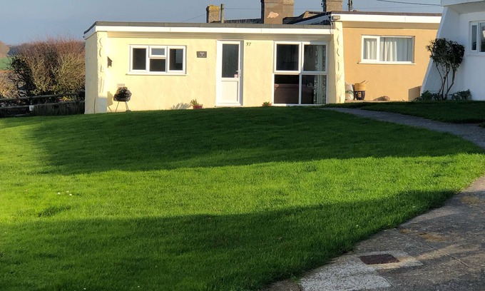 Widemouth Bay House | Holiday Chalet in Widemouth Bay, Bude - path to sandy beach.