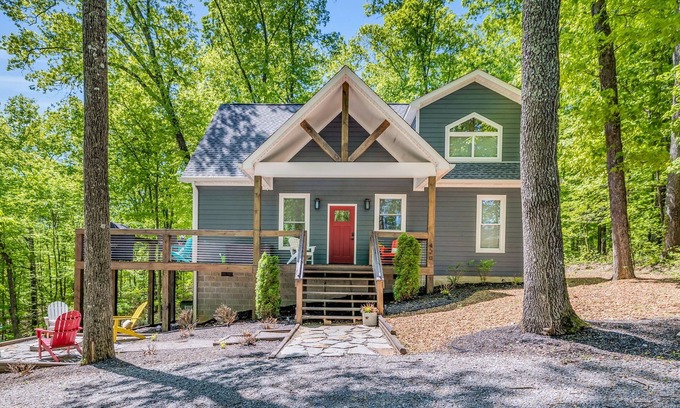 Smithville House | Holiday Cottage in the Woods - near Center Hill Lake