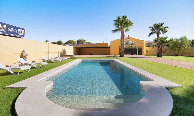 Chiclana de la Frontera House | Holiday Home 'Villa Juani' with Pool, Garden, Terrace & Wi-Fi